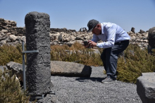 Relevé épigraphique à Umm al-Jimāl © 2022 CNRS Hisoma / Archives IGLS