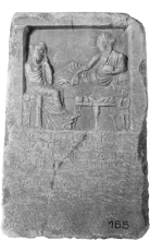 épitaphe du barbier Ménophilos par sa femme Synétè, Cyzique, fin Ier s. av. J.-C., Louvre Ma 165 – ©️ Musée du Louvre épitaphe du barbier Ménophilos par sa femme Synétè, Cyzique, fin Ier s. av. J.-C., Louvre Ma 165 – ©️ Musée du Louvre